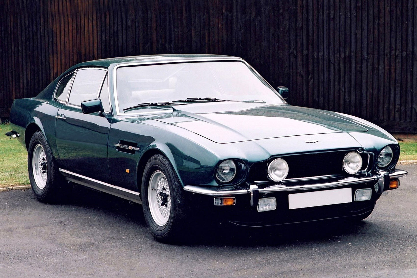 Aston Martin V8 Saloon (1975 - 1989) Front End PPF Kit